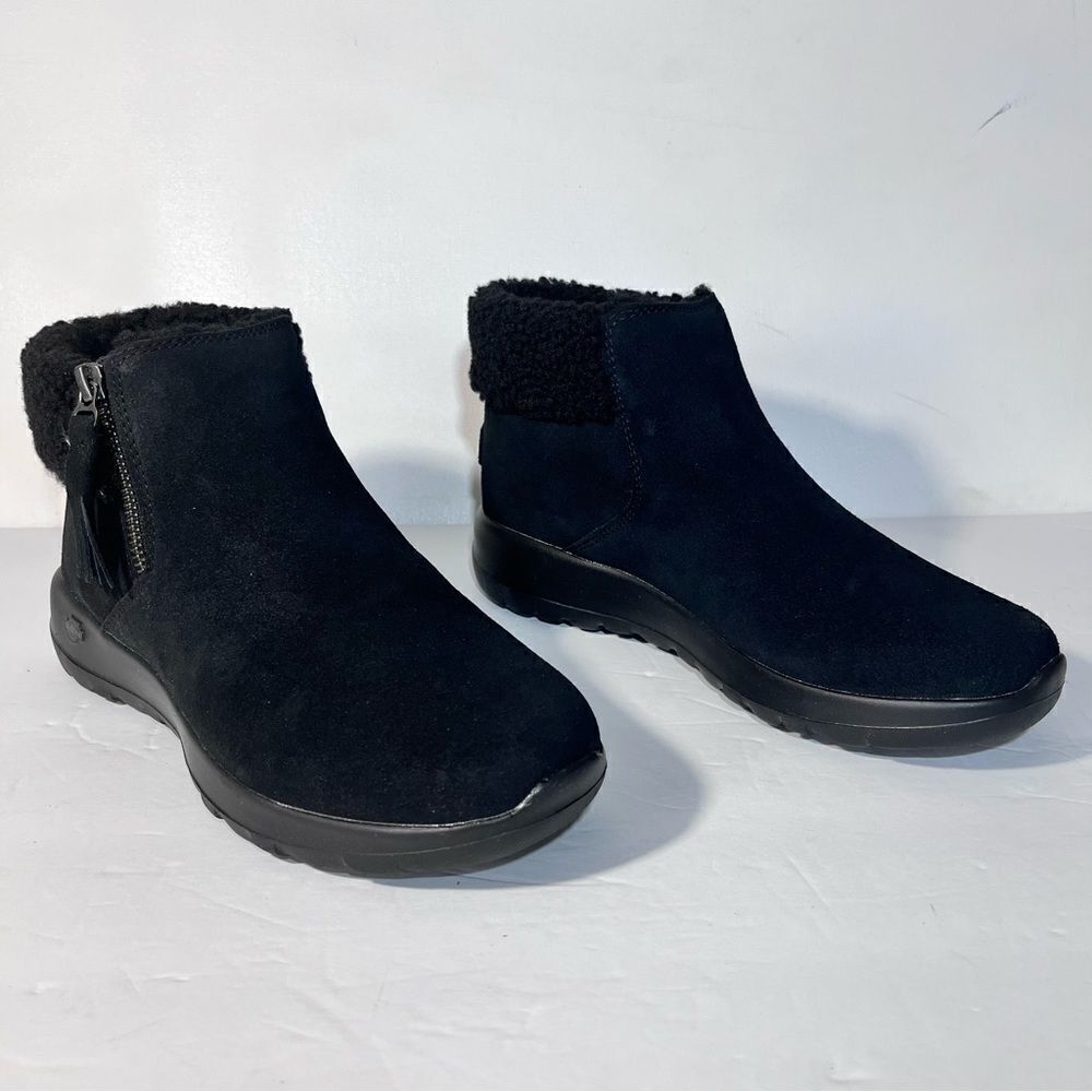 Skecher On-the-GO Joy Happily Cozy Sherpa Lined Ankle Boots